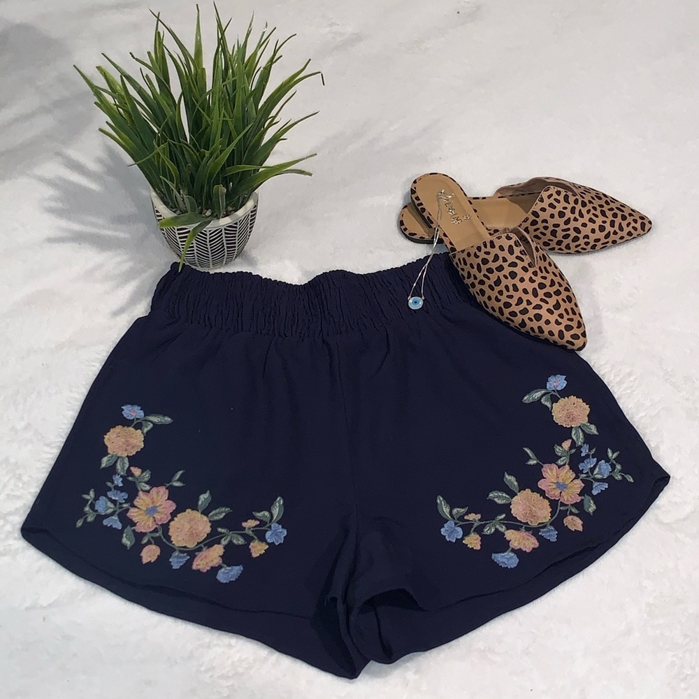 SALE‼️DRESSY SHORTS 💙💙💙
